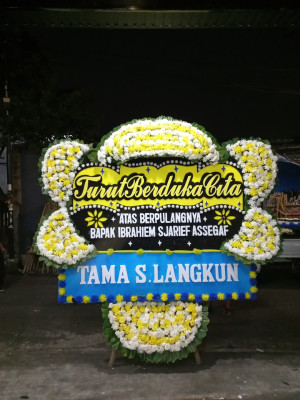 Papan Bunga Duka di Danau Seluluk